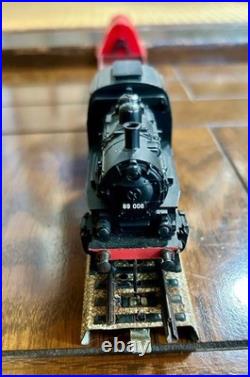 89 006 Steam Locomotive with Freight Cars HO Scale