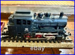 89 006 Steam Locomotive with Freight Cars HO Scale