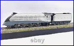 Bachmann 31-952A A4 (OO Scale) 2512 Silver Fox LNER Silver (2404013)