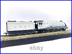 Bachmann 31-952A A4 (OO Scale) 2512 Silver Fox LNER Silver (2404013)