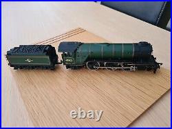 Bachmann Branchline 31-554 Class V2 2-6-2 in BR Green Late Crest OO Scale Loco