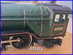 Bachmann Branchline 31-554 Class V2 2-6-2 in BR Green Late Crest OO Scale Loco