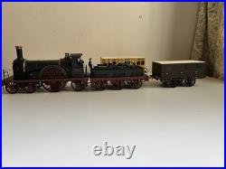 Gwr Broad Gauge 4-2-2 2021 Class Locomotive Ex. B&er. 7mm Scale With Two Coaches