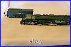 HO Scale Lionel, Union Pacific Challenger 4-6-6-4 Steam Locomotive, Black #3985