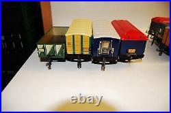 Hornby Hachette Scale 0 Sheet Metal Steam Etat +4 Passenger Cars +4 Freight Car