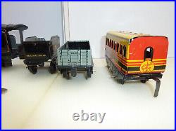 Hornby Meccano clockwork tin tender locomotive and 2 wagons, O scale + Video