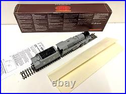 Hornby R2043 2-8-0 WD 300 Wartime Grey Class 8F OO Scale Rare Boxed Excellent