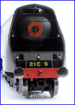 Hornby R30455 SR Merchant Navy Class 4-6-2 No. 21C9'Shaw Savill' WWII 80th Anni