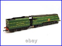 Hornby R3435 Southern Merchant Navy'Royal Mail' 2IC3 Green (OO Scale) Boxed