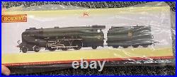 Hornby R3834 176 Scale Locomotive Thompson Class A2/3 4-6-2 Steady Aim 60512