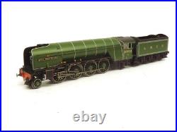 Hornby R3984 LNER P2 Earl Marischal 2002 Green (OO Scale) Boxed