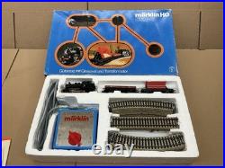 MARKLIN HO SCALE STARTER TRAIN SET WithSTEAM LOCOMOTIVE & WAGONS &TRACK SET S 2930