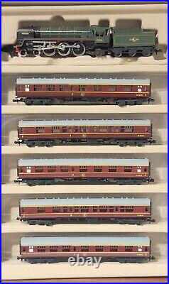 Model Power N Scale BRITANNIA 4-6-2 Steam Locomotive #70000 & 5 Passenger Car
