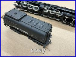 Samhongsa Ho Scale Steam Locomotive 4-6-6-4 Challenger Union Pacific Works Read